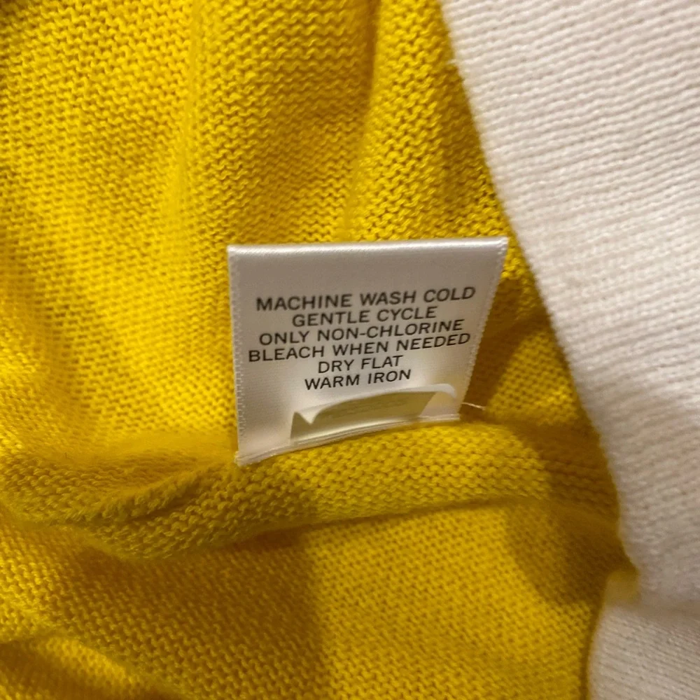 Banana Republic Yellow Knitted Linen V-Neck Top with White Embroidery size Large - Picture 8 of 11